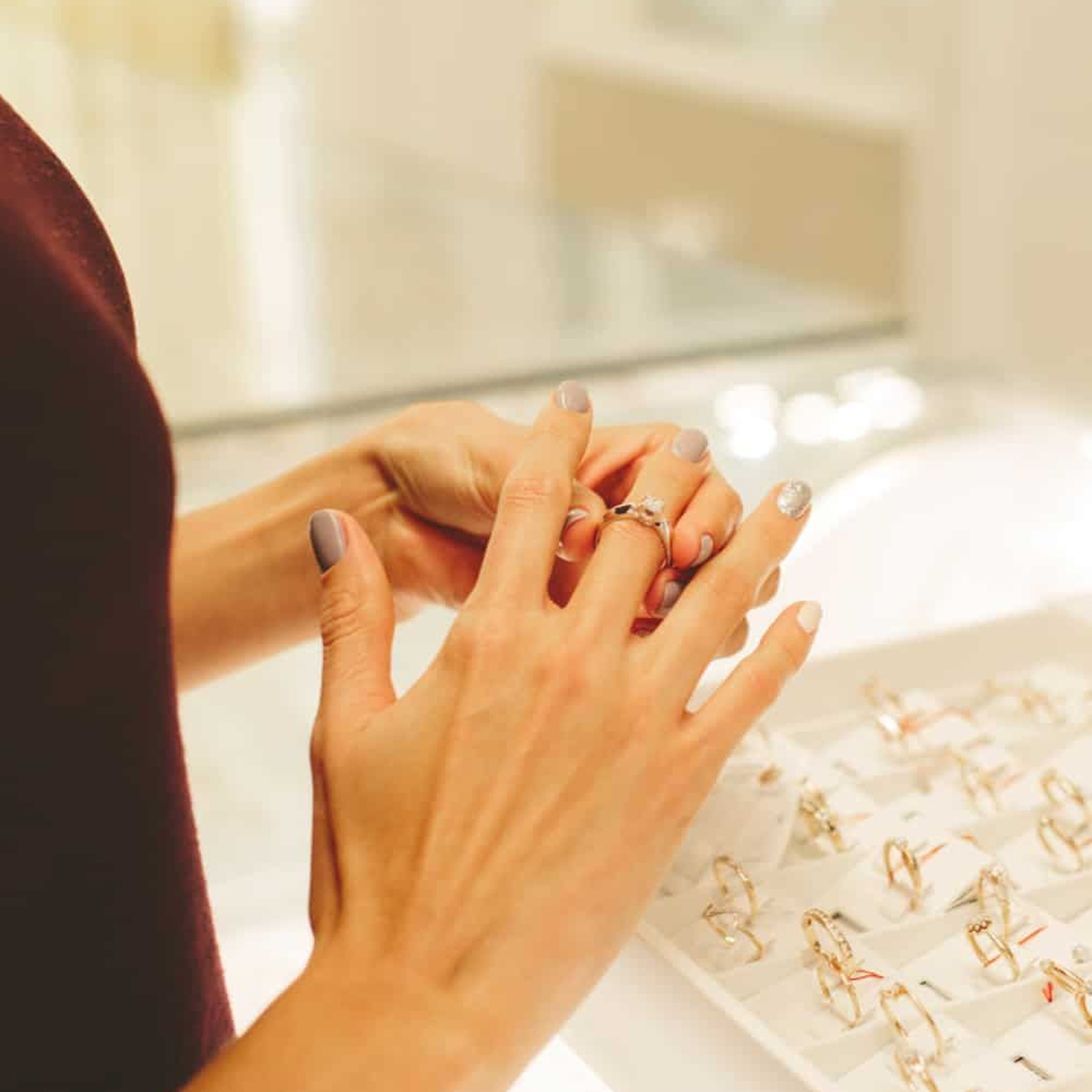 Schmuck als Geschenk zu einem persönlichen Meilenstein